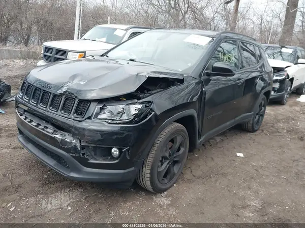 3C4NJCBB2JT407793 2018 JEEP COMPASS - Image 2