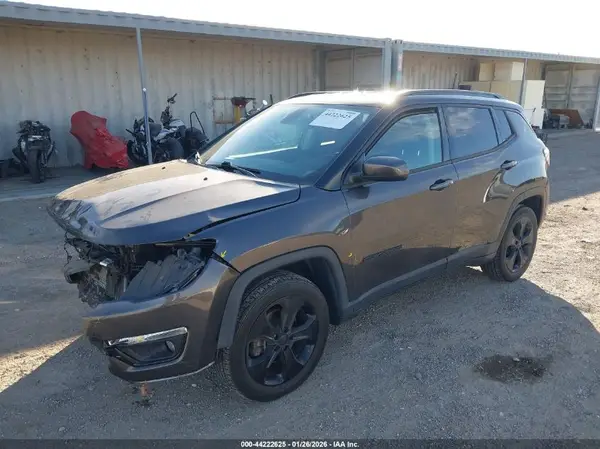 3C4NJCBB2JT408426 2018 JEEP COMPASS - Image 2