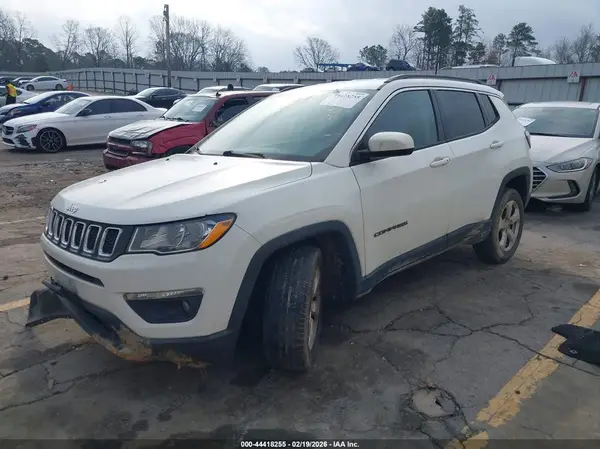 3C4NJCBB2JT410872 2018 JEEP COMPASS - Image 2