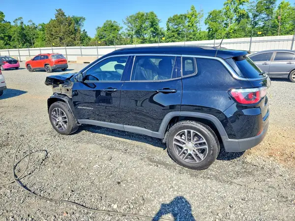 3C4NJCBB2JT461207 2018 JEEP COMPASS - Image 2