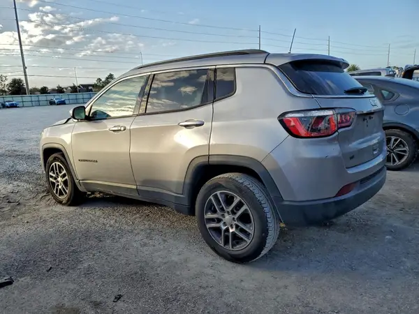 3C4NJCBB2JT461501 2018 JEEP COMPASS - Image 2