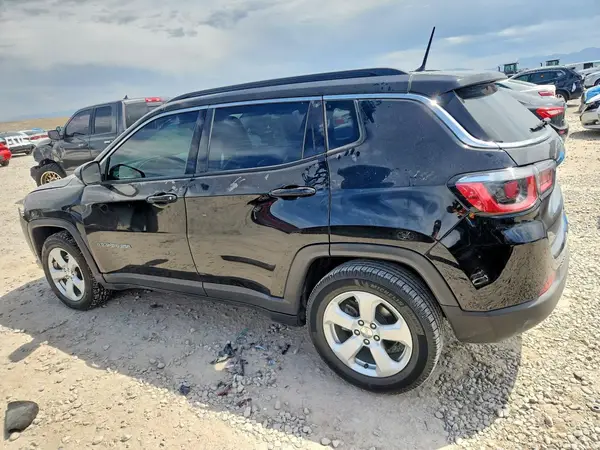 3C4NJCBB2JT461756 2018 JEEP COMPASS - Image 2