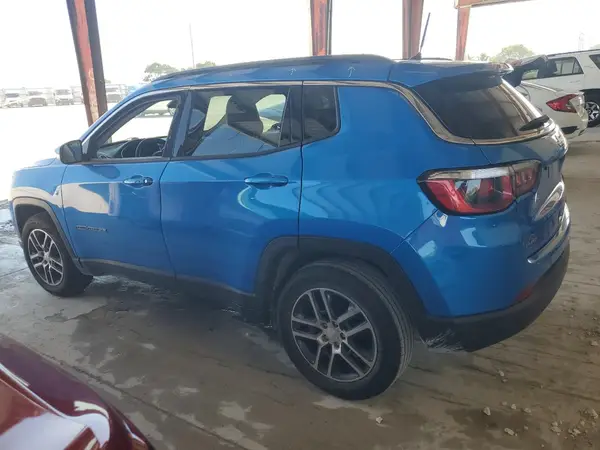 3C4NJCBB2JT462079 2018 JEEP COMPASS - Image 2