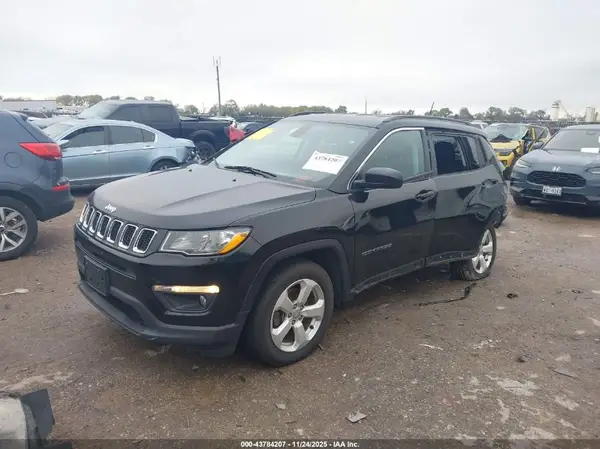 3C4NJCBB2JT462423 2018 JEEP COMPASS - Image 2