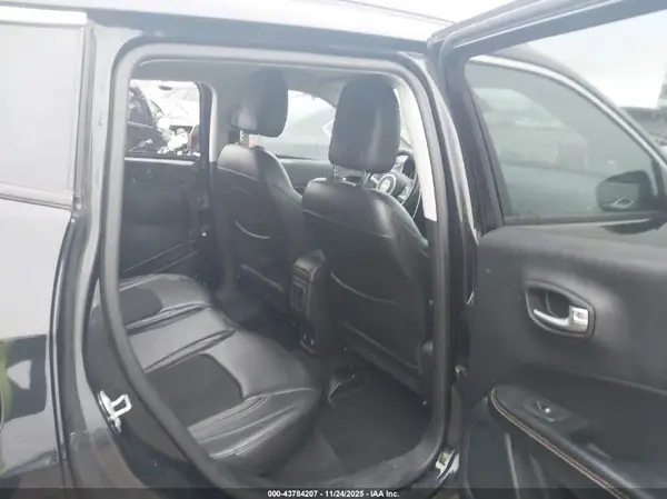 3C4NJCBB2JT462423 2018 JEEP COMPASS - Image 8