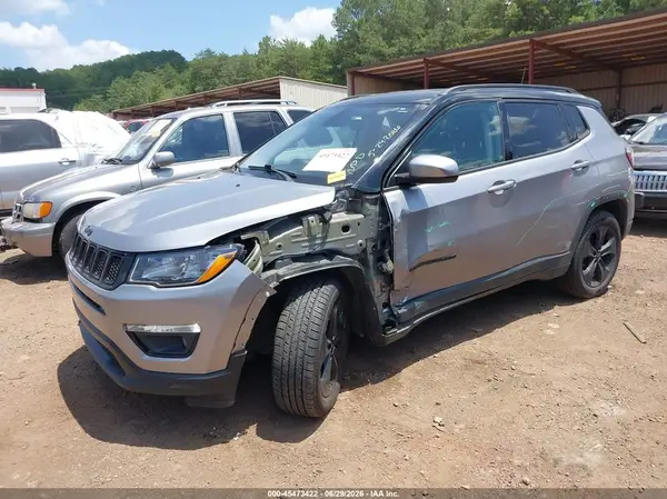 3C4NJCBB2JT462521 2018 JEEP COMPASS - Image 2