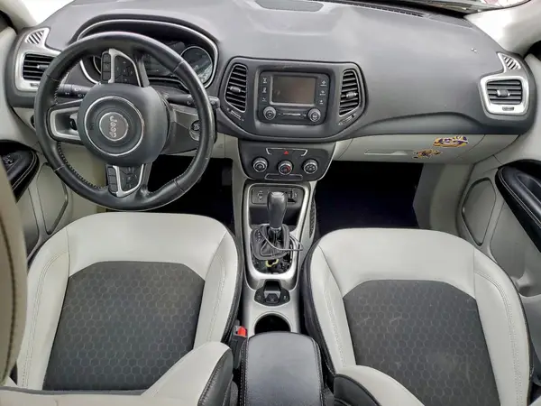 3C4NJCBB2JT468061 2018 JEEP COMPASS - Image 8