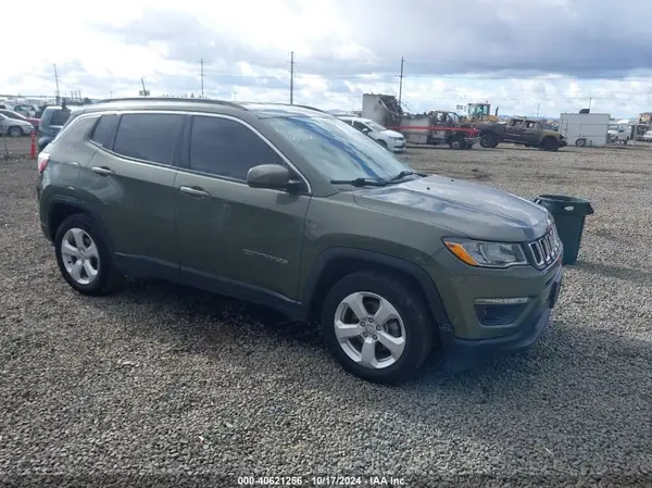 3C4NJCBB2JT468805 2018 JEEP COMPASS - Image 1