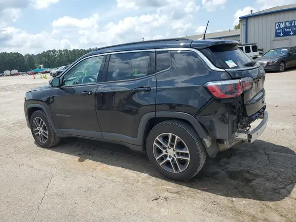 3C4NJCBB2JT469033 2018 JEEP COMPASS - Image 2