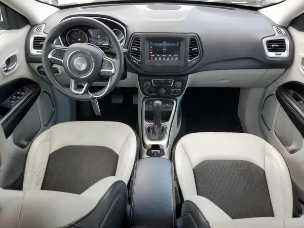 3C4NJCBB2JT469033 2018 JEEP COMPASS - Image 8