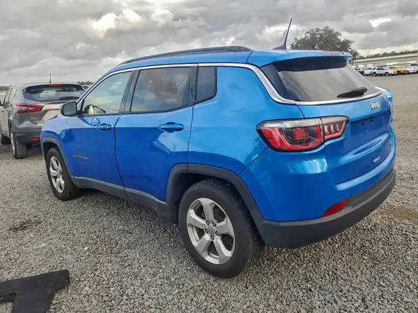 3C4NJCBB2JT471297 2018 JEEP COMPASS - Image 2