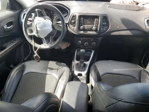 3C4NJCBB2JT489363 2018 JEEP COMPASS - Image 8