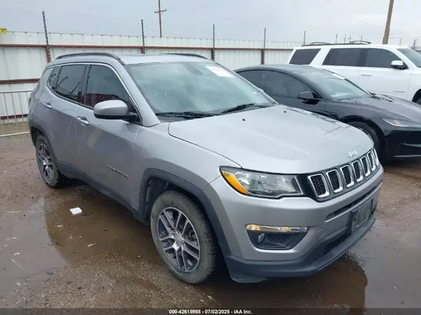 3C4NJCBB2JT494384 2018 JEEP COMPASS - Image 1