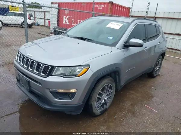 3C4NJCBB2JT494384 2018 JEEP COMPASS - Image 2