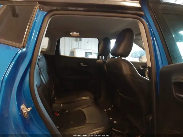 3C4NJCBB2JT500054 2018 JEEP COMPASS - Image 8