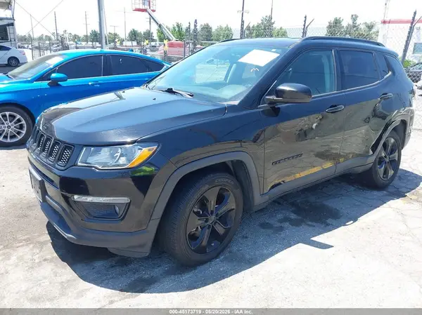 3C4NJCBB2JT501995 2018 JEEP COMPASS - Image 2