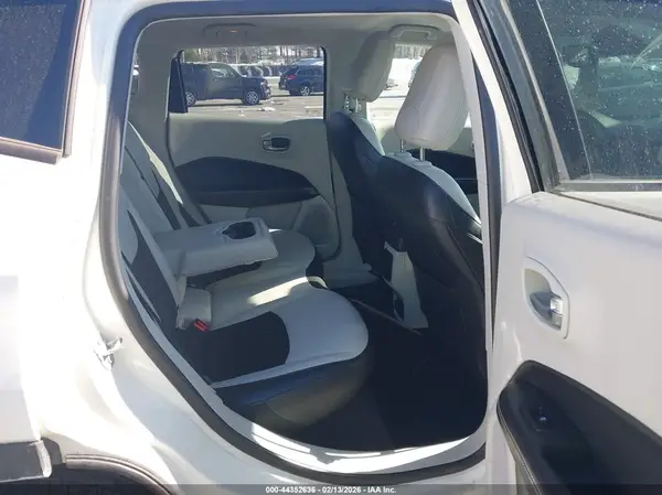 3C4NJCBB2KT614296 2019 JEEP COMPASS - Image 8