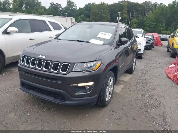 3C4NJCBB2KT636458 2019 JEEP COMPASS - Image 2