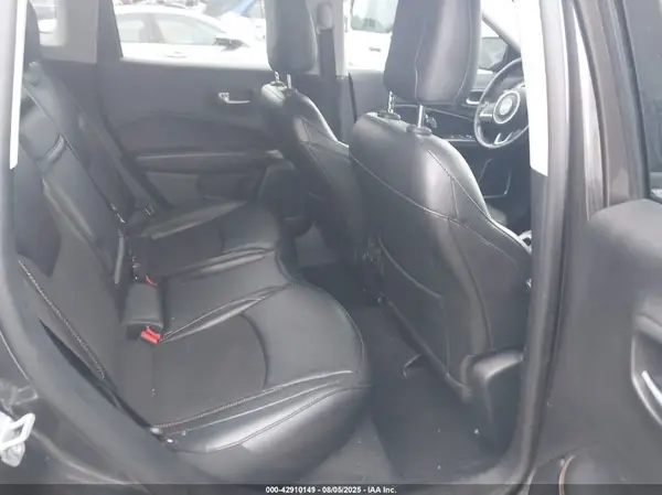 3C4NJCBB2KT636458 2019 JEEP COMPASS - Image 8
