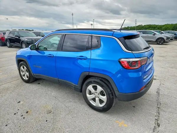 3C4NJCBB2KT649615 2019 JEEP COMPASS - Image 2