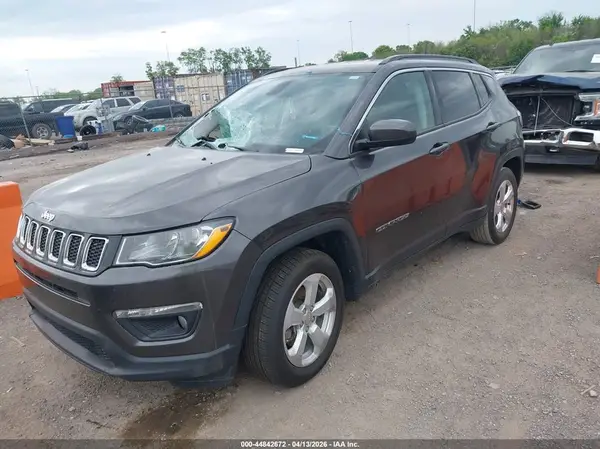 3C4NJCBB2KT677222 2019 JEEP COMPASS - Image 2
