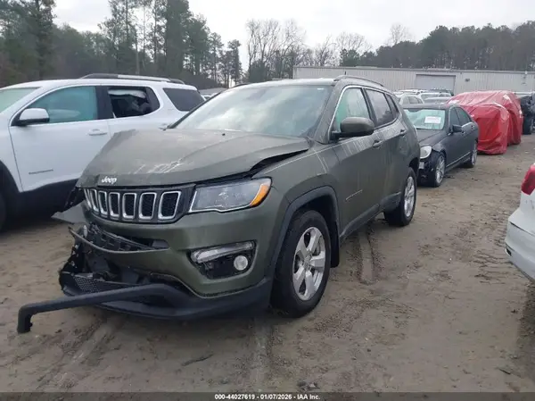 3C4NJCBB2KT685532 2019 JEEP COMPASS - Image 2
