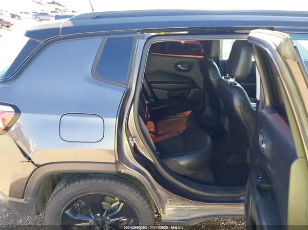 3C4NJCBB2KT715726 2019 JEEP COMPASS - Image 8