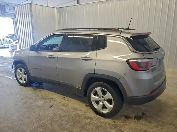 3C4NJCBB2KT736883 2019 JEEP COMPASS - Image 2