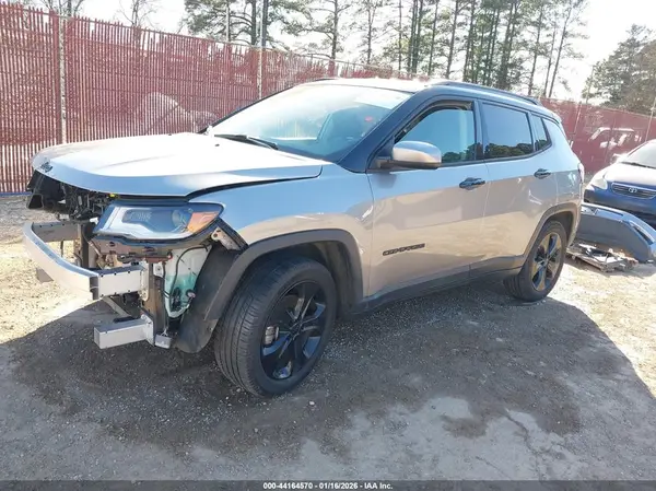 3C4NJCBB2KT743266 2019 JEEP COMPASS - Image 2