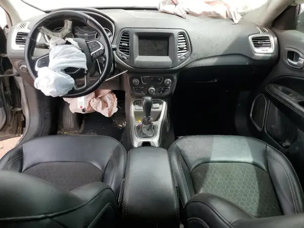 3C4NJCBB2KT832772 2019 JEEP COMPASS - Image 8