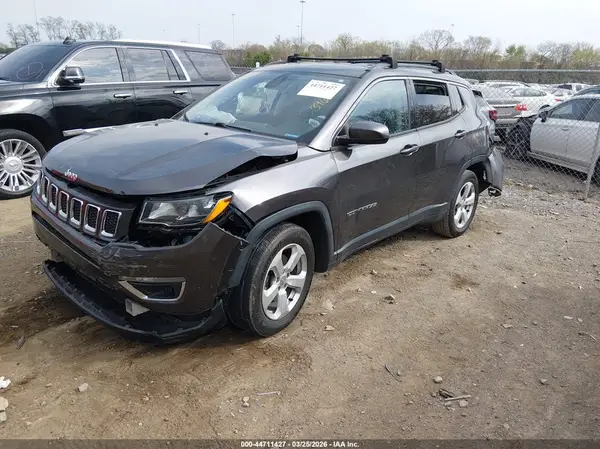 3C4NJCBB2KT843965 2019 JEEP COMPASS - Image 2