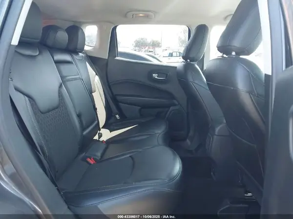 3C4NJCBB2KT855422 2019 JEEP COMPASS - Image 8