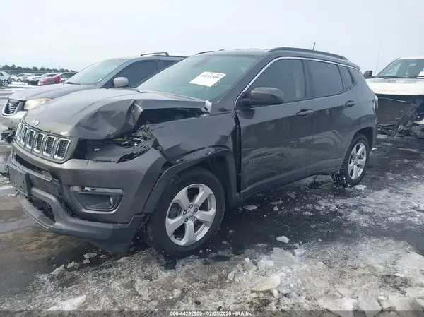 3C4NJCBB2LT102779 2020 JEEP COMPASS - Image 2