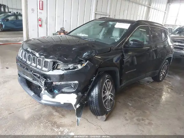 3C4NJCBB2LT158818 2020 JEEP COMPASS - Image 2