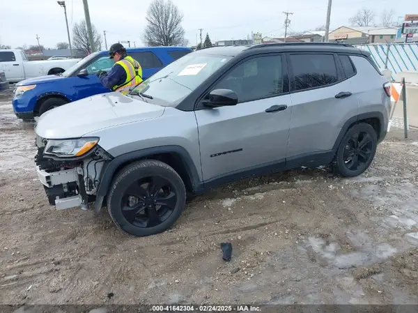 3C4NJCBB2MT526500 2021 JEEP COMPASS - Image 2