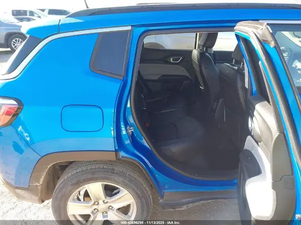 3C4NJCBB2NT112957 2022 JEEP COMPASS - Image 8