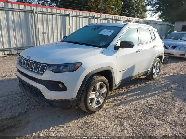 3C4NJCBB2NT140161 2022 JEEP COMPASS - Image 2