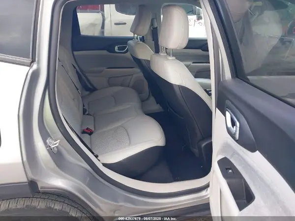 3C4NJCBB2NT235075 2022 JEEP COMPASS - Image 8