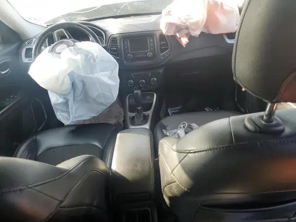 3C4NJCBB3HT658770 2017 JEEP COMPASS - Image 8