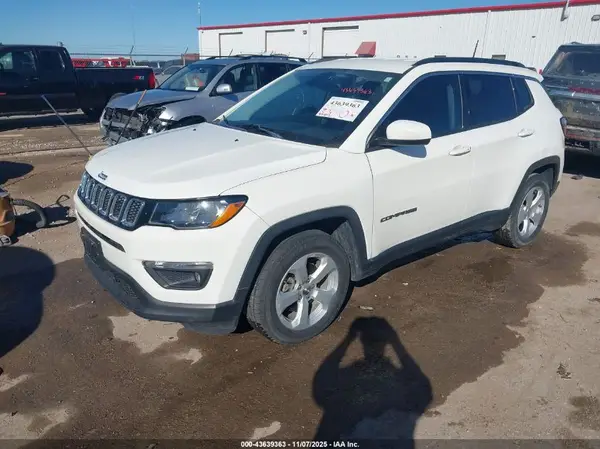 3C4NJCBB3JT108846 2018 JEEP COMPASS - Image 2