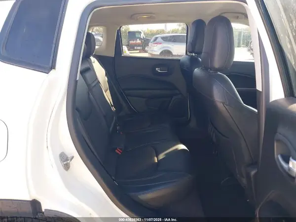 3C4NJCBB3JT108846 2018 JEEP COMPASS - Image 8