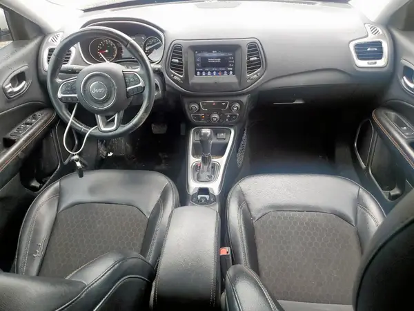 3C4NJCBB3JT124240 2018 JEEP COMPASS - Image 8