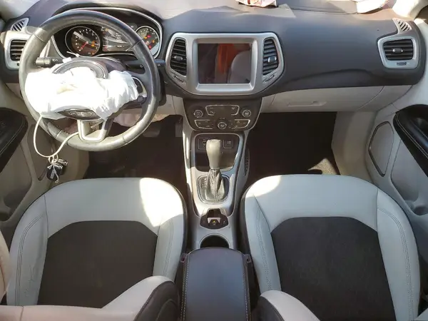 3C4NJCBB3JT124917 2018 JEEP COMPASS - Image 8