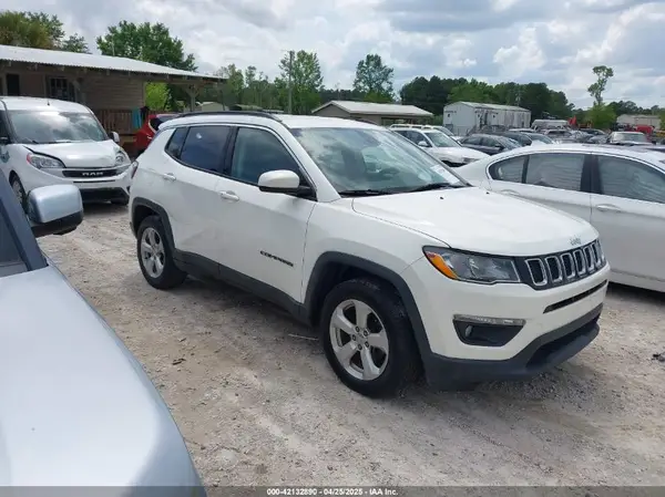 3C4NJCBB3JT125517 2018 JEEP COMPASS - Image 1