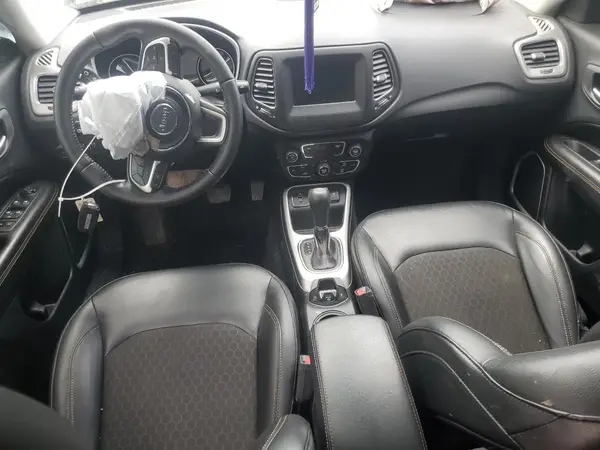 3C4NJCBB3JT134038 2018 JEEP COMPASS - Image 8