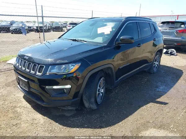 3C4NJCBB3JT140535 2018 JEEP COMPASS - Image 2