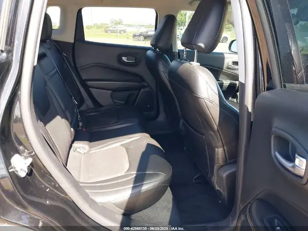 3C4NJCBB3JT140535 2018 JEEP COMPASS - Image 8