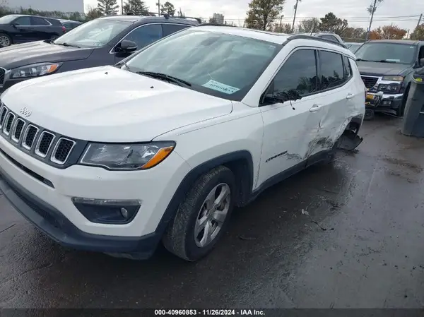3C4NJCBB3JT165404 2018 JEEP COMPASS - Image 2
