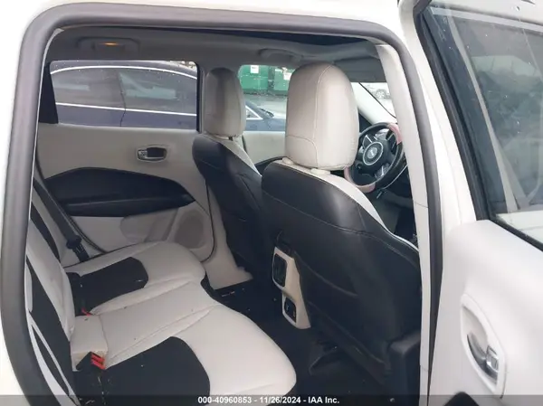 3C4NJCBB3JT165404 2018 JEEP COMPASS - Image 8