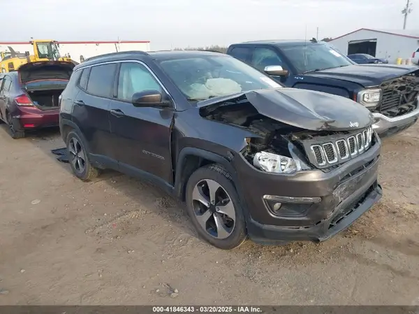 3C4NJCBB3JT182137 2018 JEEP COMPASS - Image 1